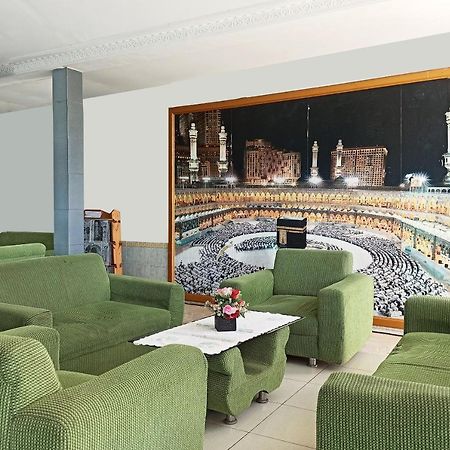 Oyo 2611 Hotel Krui Syariah Ngoại thất bức ảnh