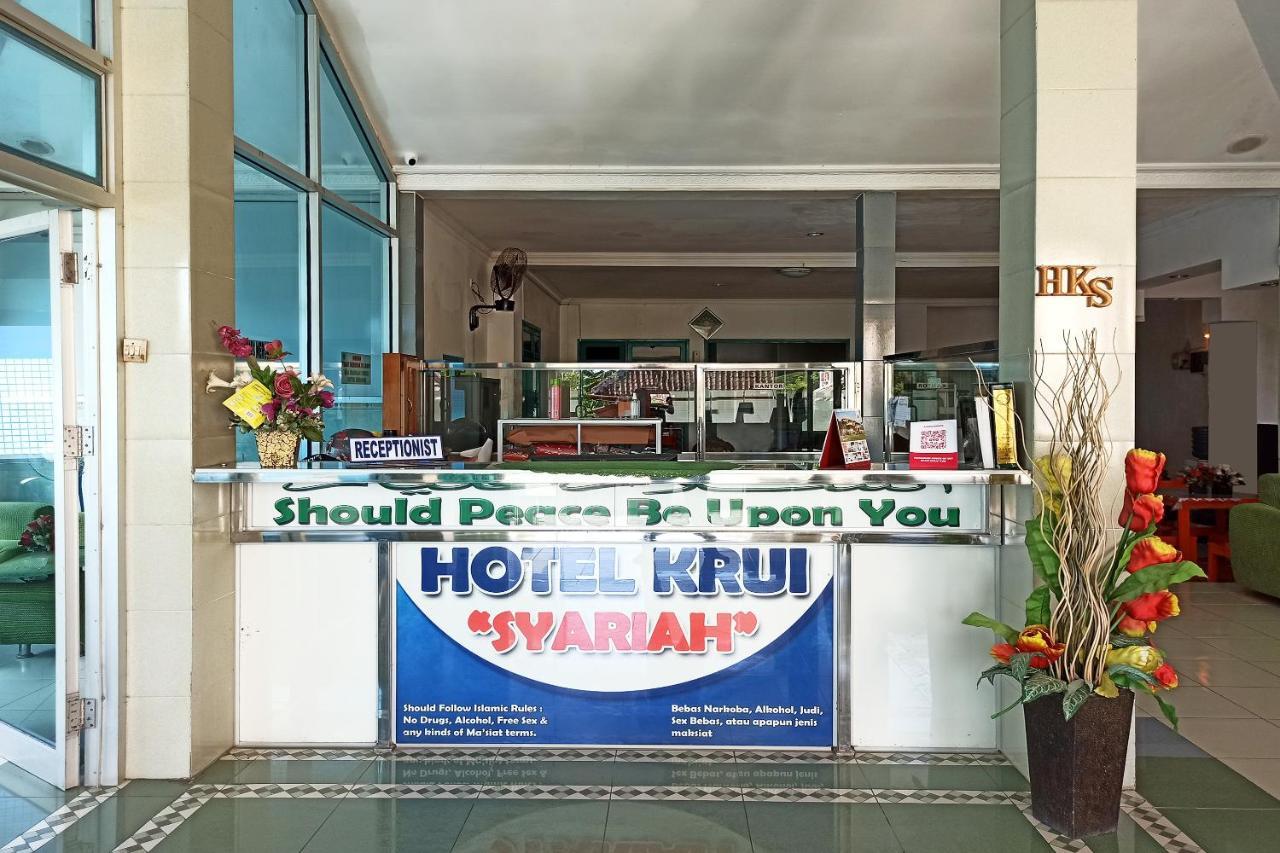 Oyo 2611 Hotel Krui Syariah Ngoại thất bức ảnh