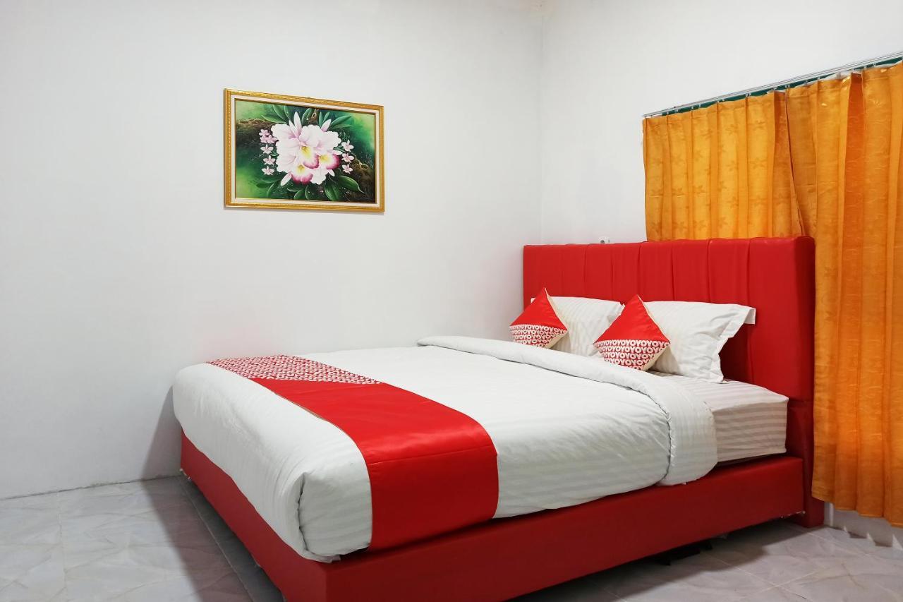 Oyo 2611 Hotel Krui Syariah Ngoại thất bức ảnh