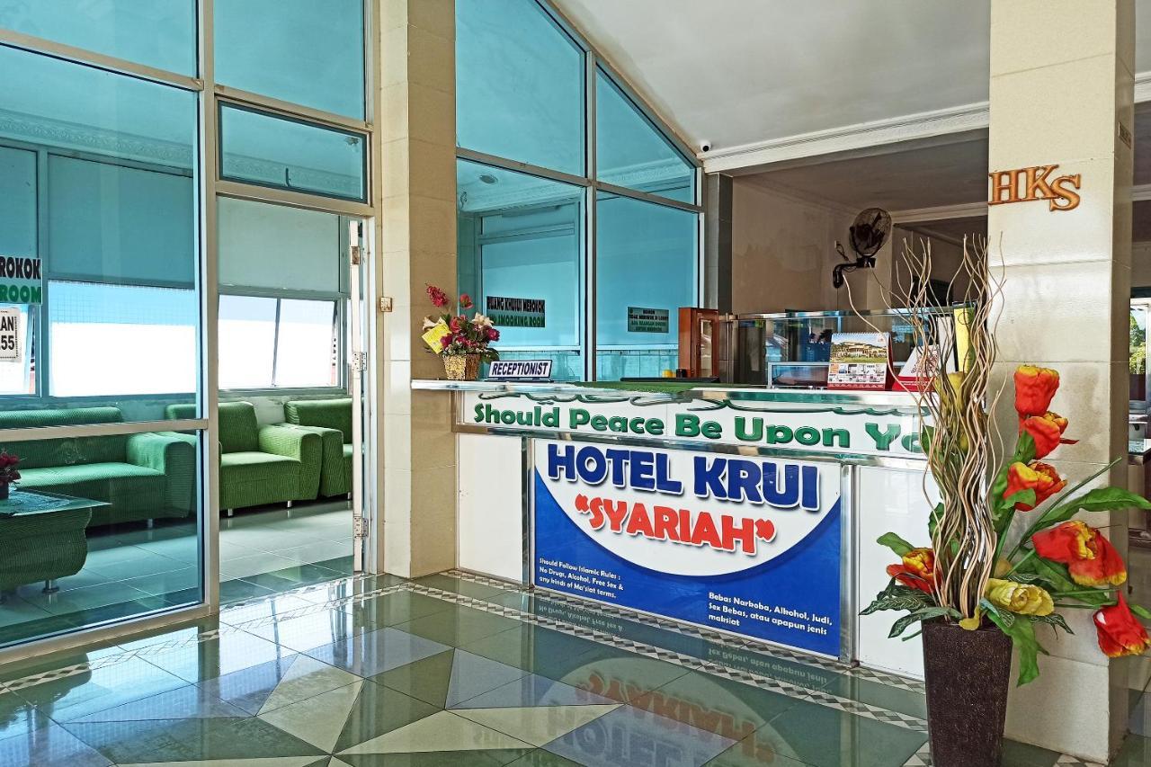 Oyo 2611 Hotel Krui Syariah Ngoại thất bức ảnh